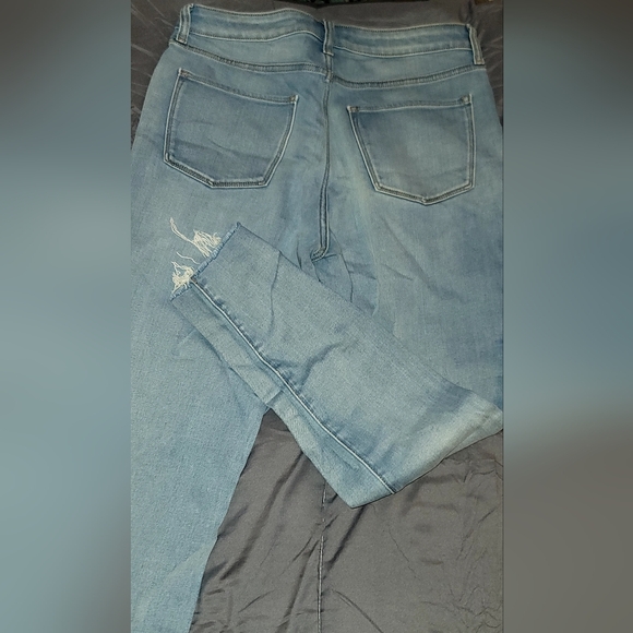 Lauren Conrad High-Rise Skinny Jeans, Light Wash, Size 14 – Stylish Jeans - Picture 5 of 7